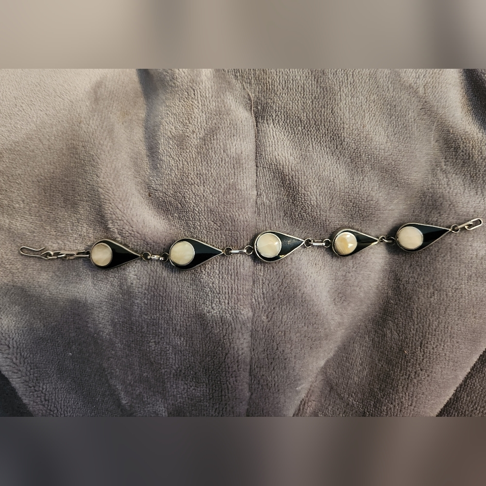 Reversible bracelet